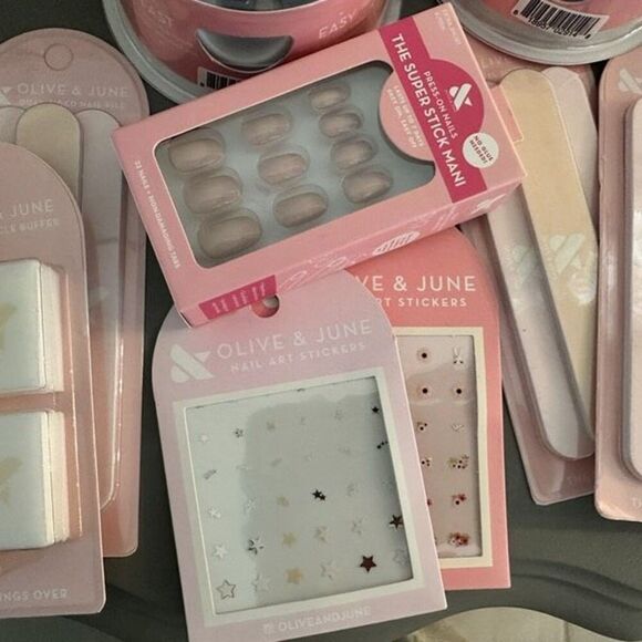 Olive & June Extra Short Press On Nail Bundle With Nail Stickers and Files - Picture 6 of 6